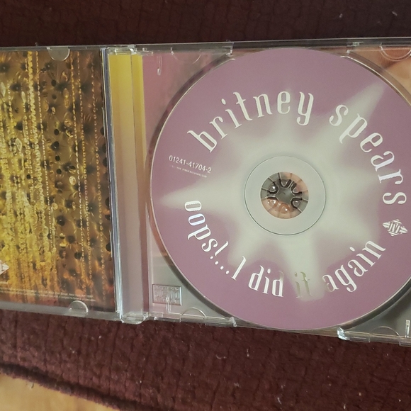 Britney spears oops I did it again - Picture 3 of 3